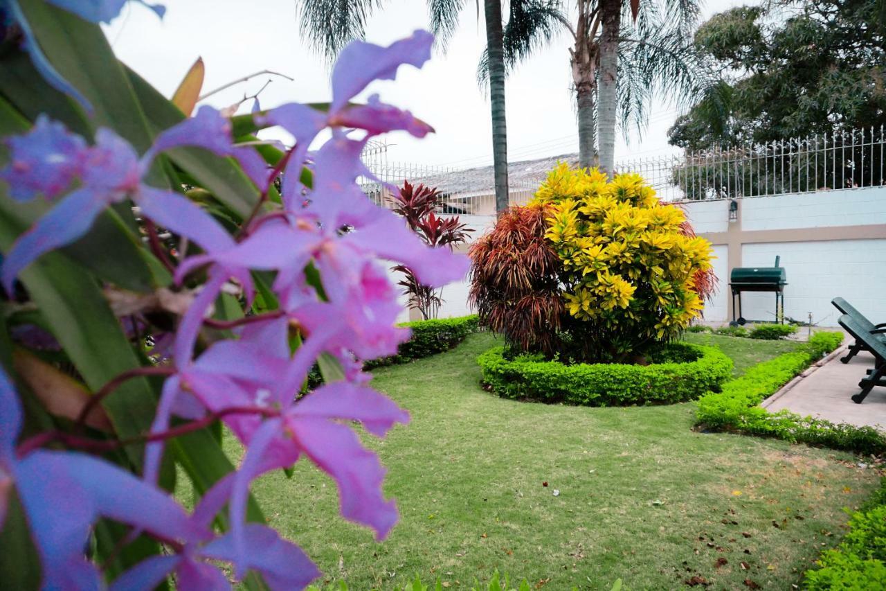 Urdesa Suites Hotel Guayaquil Exterior foto